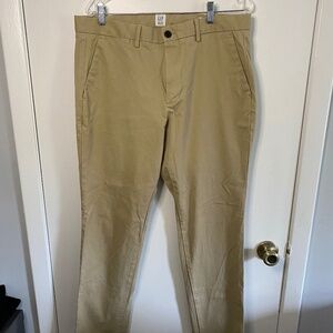 Gap Athletic Fit 34x32 Khaki Pants